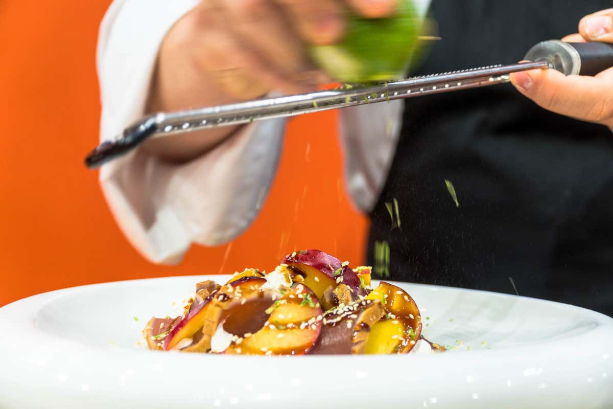 Tataki di Tonno Fish Atelier Premium Selection, realizzato da Daniele Rossi a Tuttofood 2025